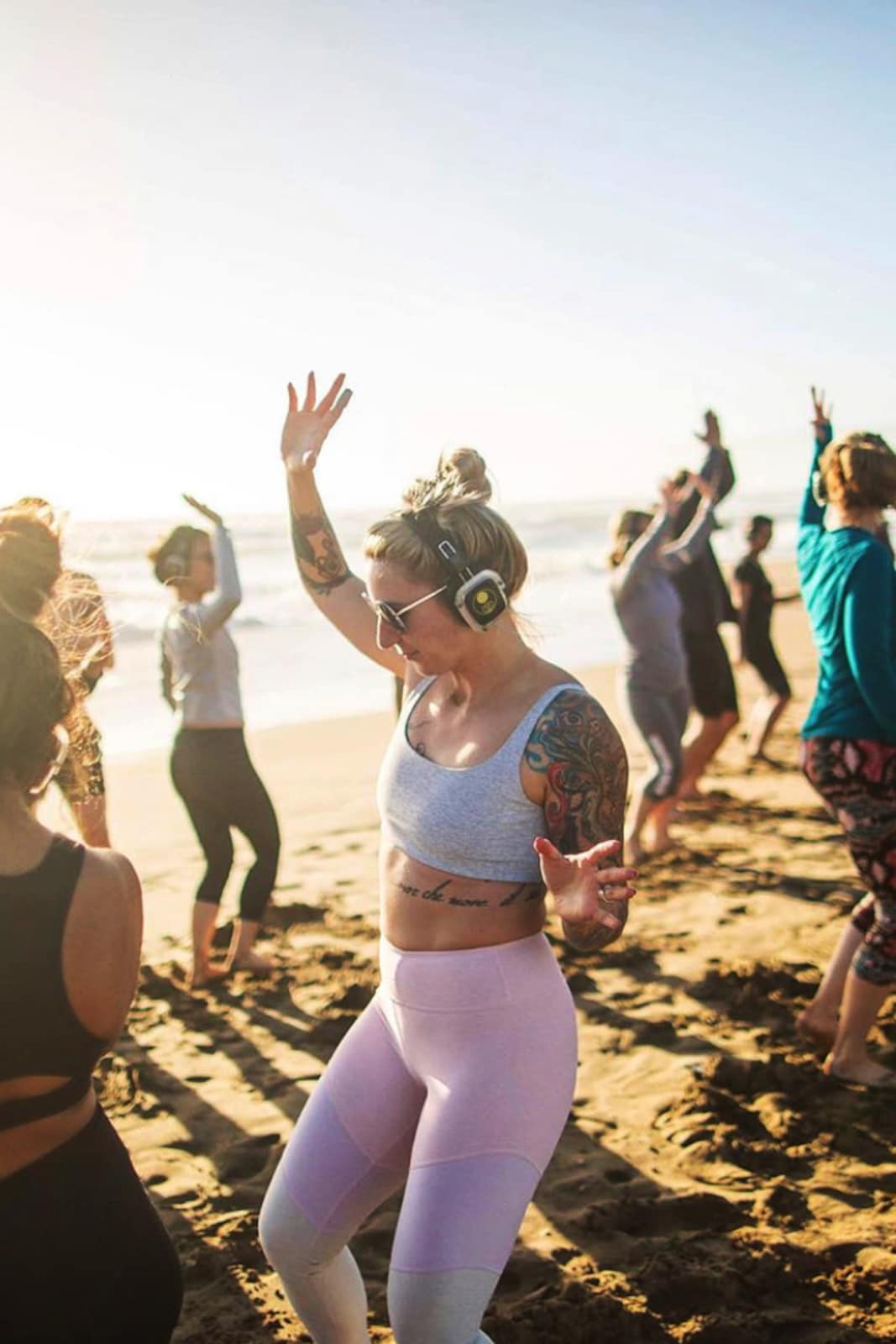 Yoga Silencioso Con Música En La Playa Poipu Kauai Poipu Kauai