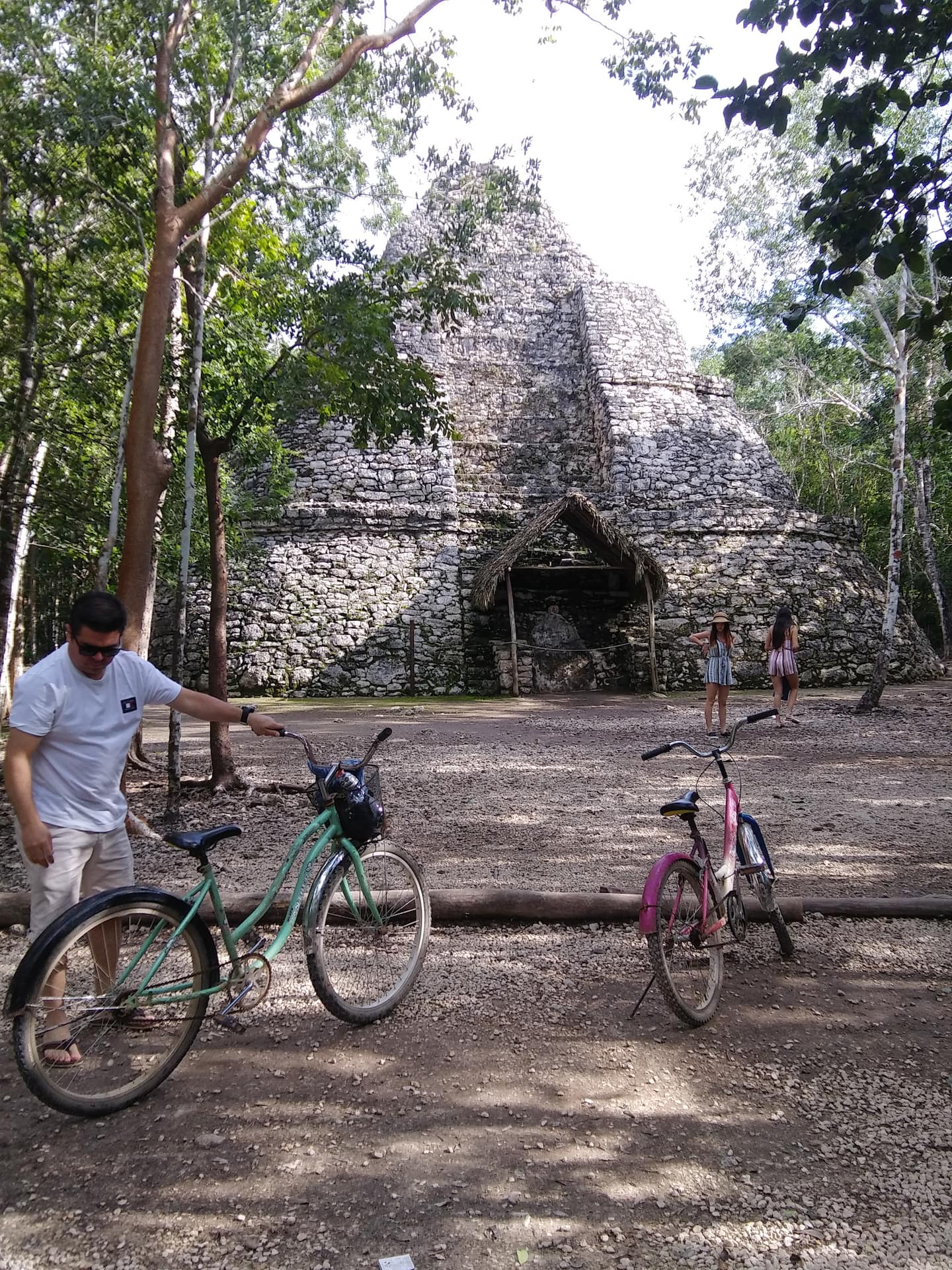 Tulum ruins by the cliff