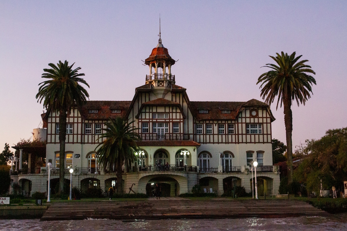 Tigre Speedboat Ride & Sunset at Rio de la Plata