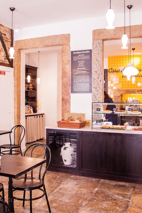 Show full-screen, host-provided image