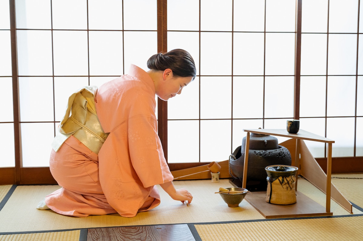 Learn tea ceremony in Kyoto townhouse with Kimi