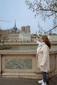Explora París en la Edad Media