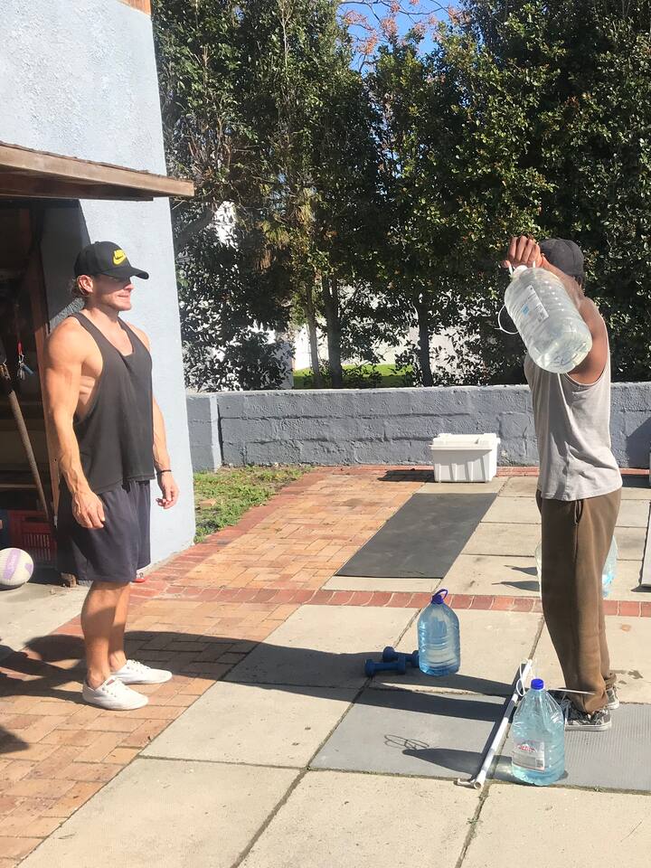 Privates Training Old School Hinterhof Fitnessstudio Airbnb