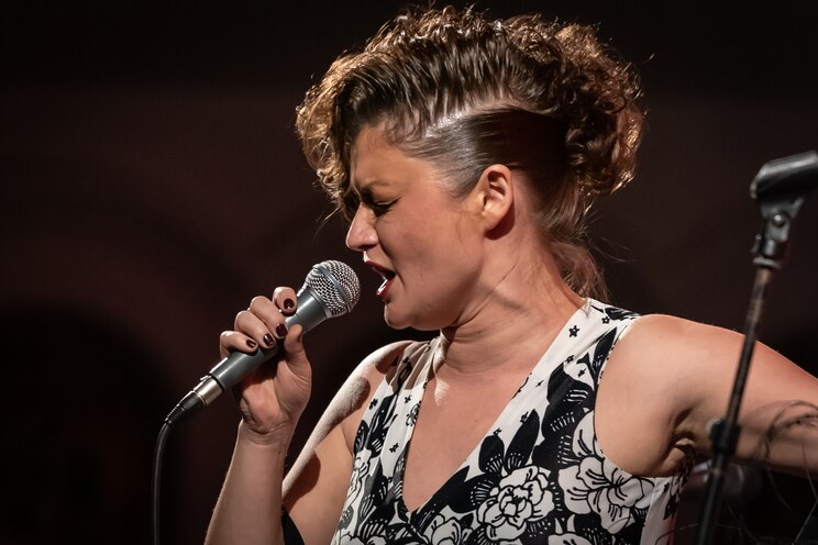 Mostrar imagem fornecida pelo anfitrião em ecrã inteiro