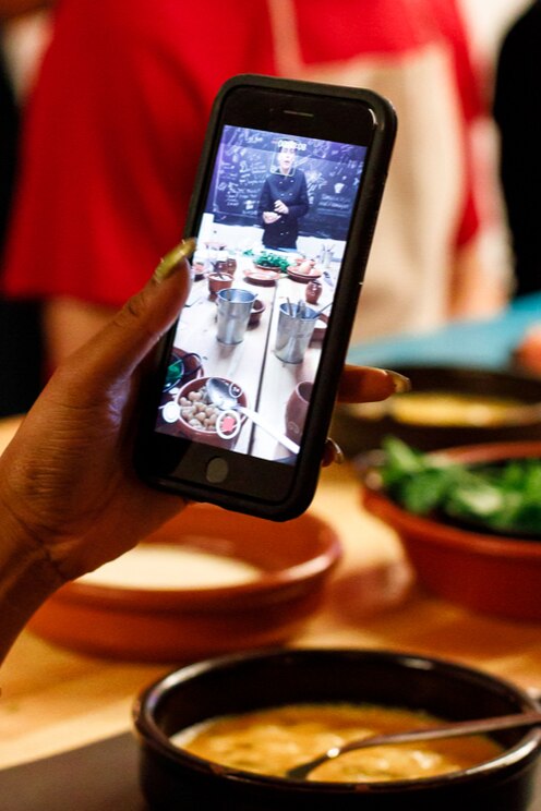 Mostrar imagem fornecida pelo anfitrião em ecrã inteiro