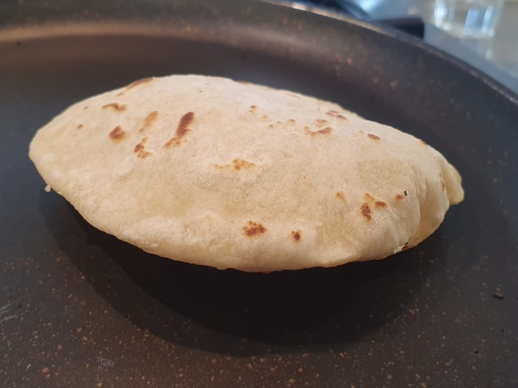 Show full-screen, host-provided image