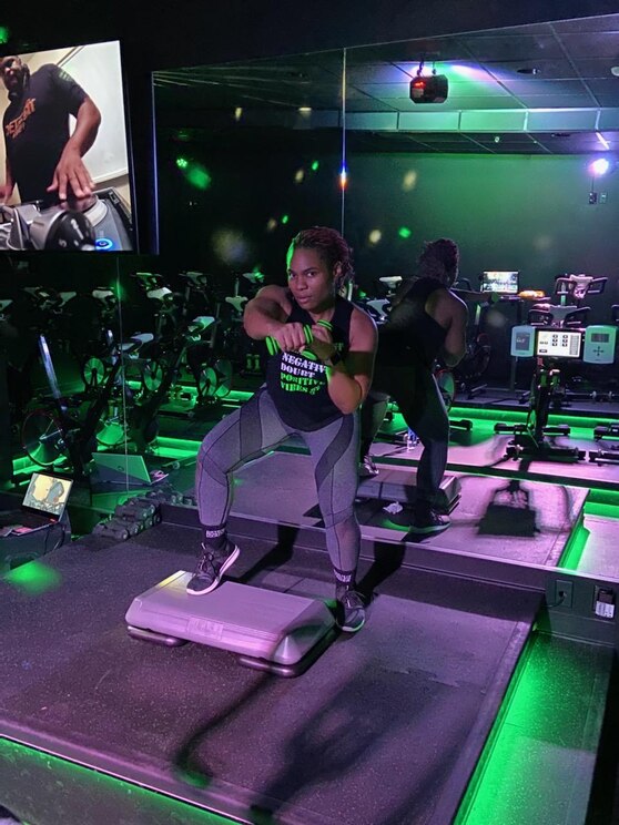 Mostrar imagem fornecida pelo anfitrião em ecrã inteiro