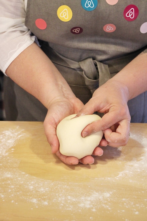 Show full-screen, host-provided image