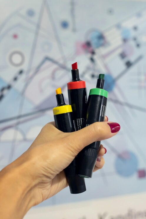 Show full-screen, host-provided image