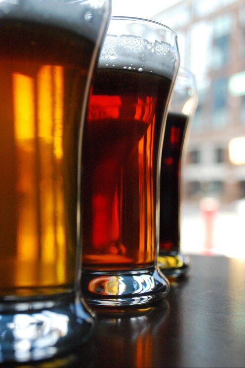 Show full-screen, host-provided image