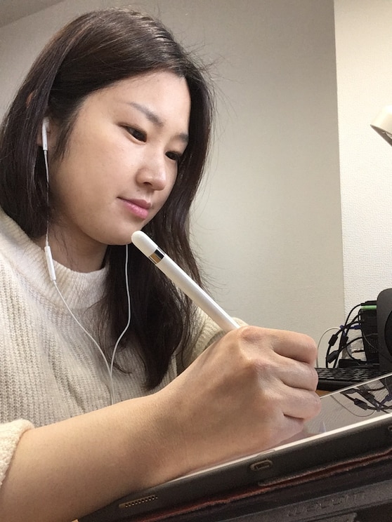 Show full-screen, host-provided image