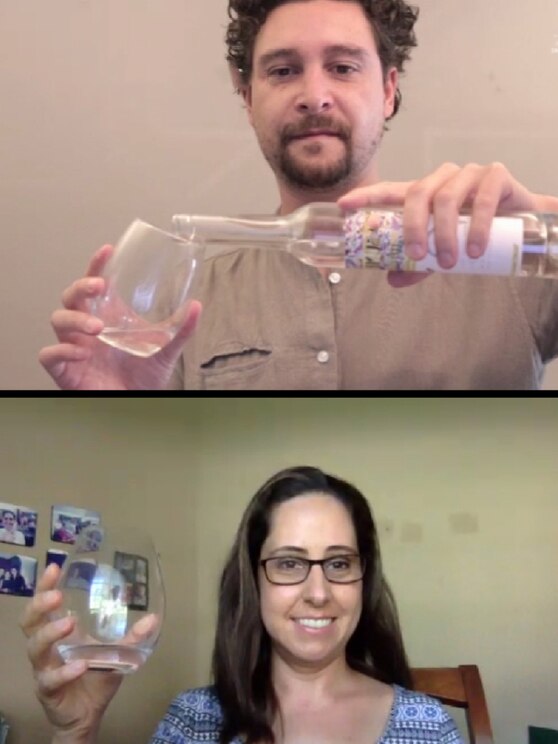 Show full-screen, host-provided image