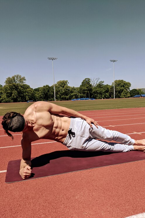 Show full-screen, host-provided image