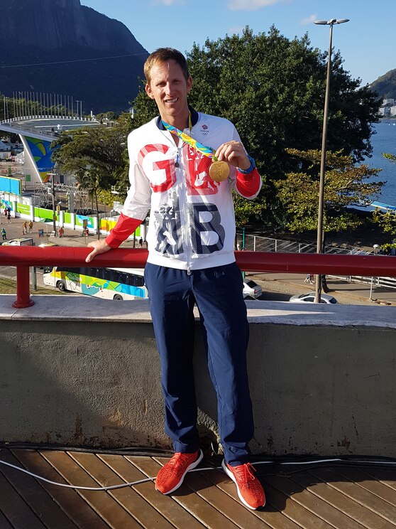 Mostrar imagem fornecida pelo anfitrião em ecrã inteiro