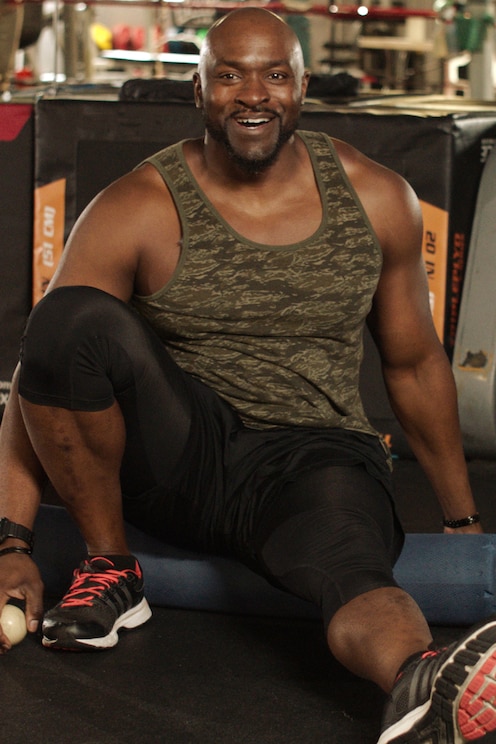 Show full-screen, host-provided image