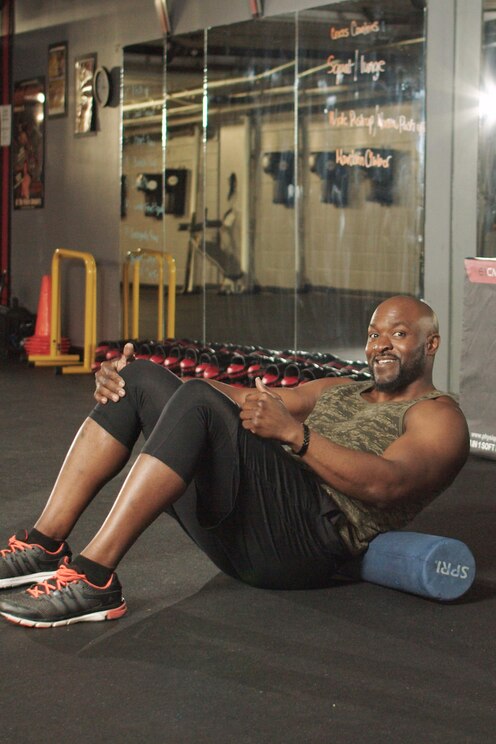 Show full-screen, host-provided image