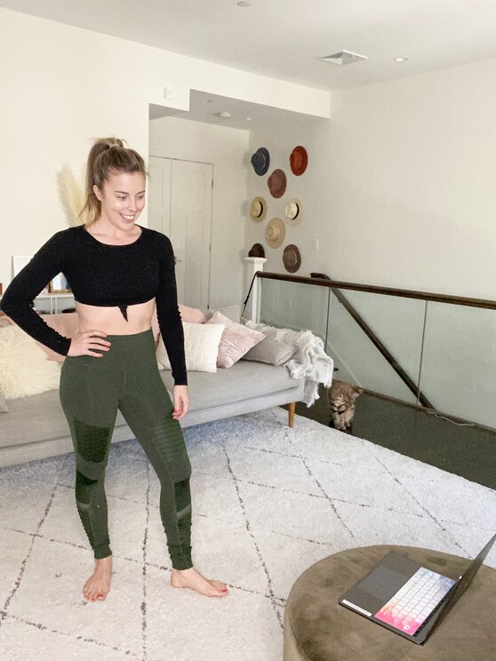 Mostrar imagem fornecida pelo anfitrião em ecrã inteiro