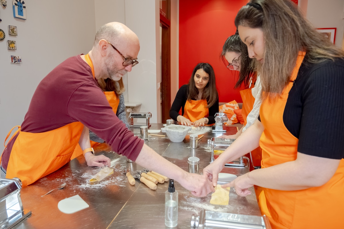 Bereite Pasta, Bruschetta und sizilianisches Tiramisu ganz einfach zu