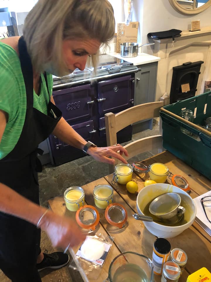 Setting the lemon and Bramley apple curd