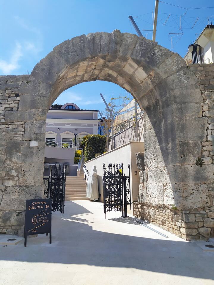 Hercules Gate