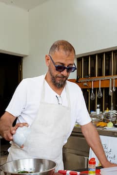 בישול חי של שפטאליה על גחלת