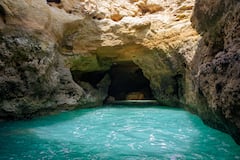 Kayak et exploration de la grotte de Benagil