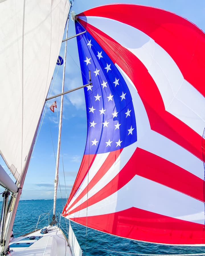 UNIQUE AMERICAN FLAG SAIL
And of course, Islander has the one and only beautiful American flag sail flying above, for the most Instagrammable backdrop of your adventure!
