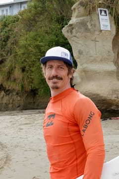 Clases de surf en grupos pequeños