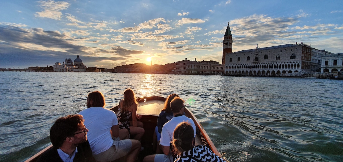 airbnb tours venice