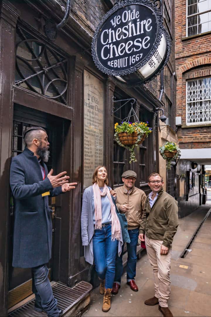 Hidden Pubs  of London Airbnb 