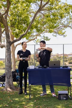 ללמוד להטיס רחפן במחוז אורנג', קליפורניה