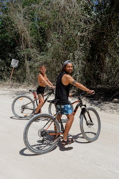 Paseo en bicicleta a un cenote escondido en la selva