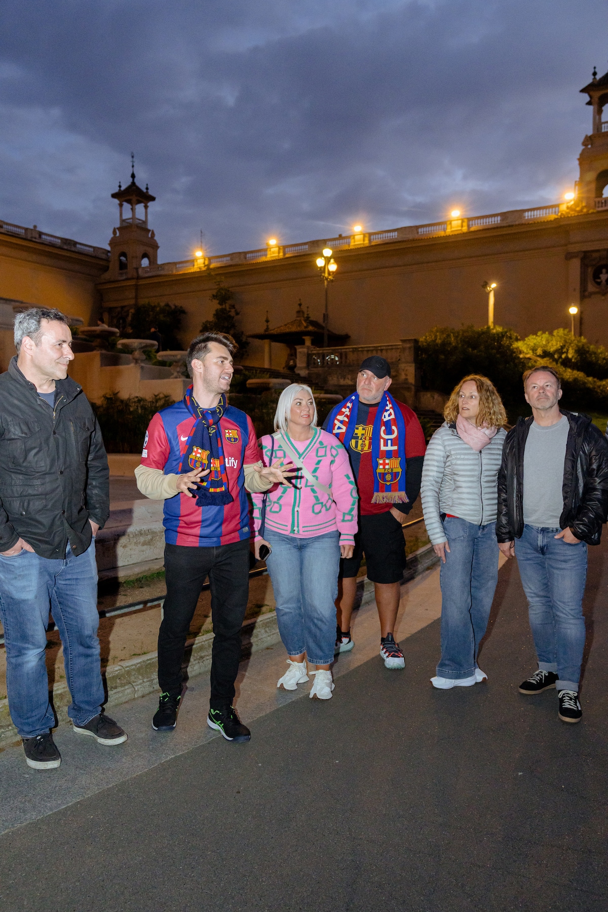 Watch Barça prematch with local top fan seats