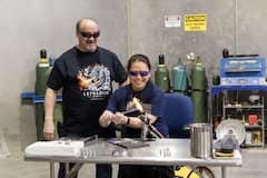 Create glass pendants with a skilled instructor