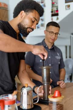 Immersion in the world of Specialty Coffees