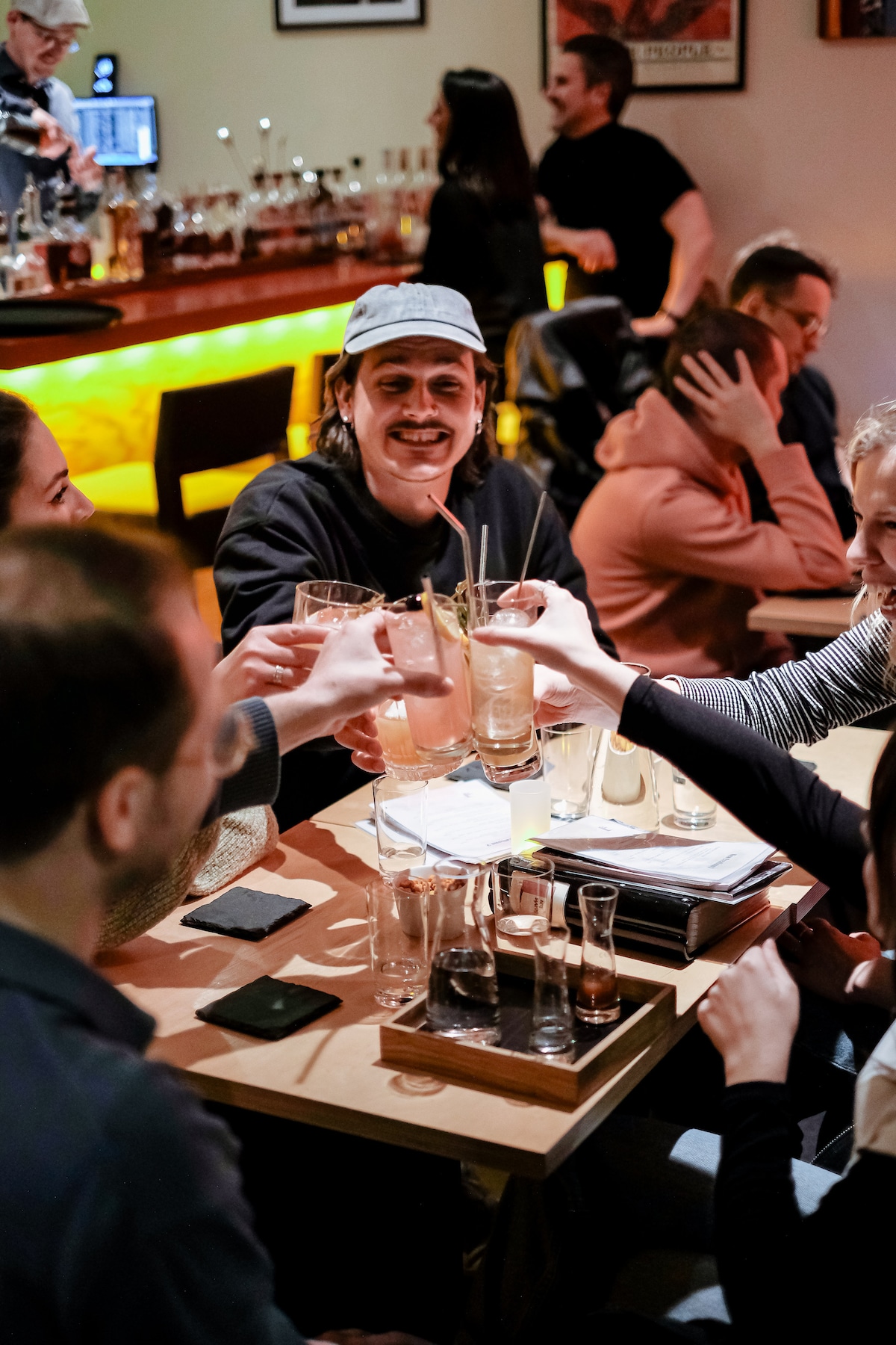 Entdecke die Welt des Gins