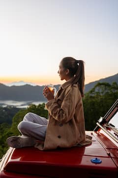 巴都尔山日出吉普车之旅，探索黑熔岩