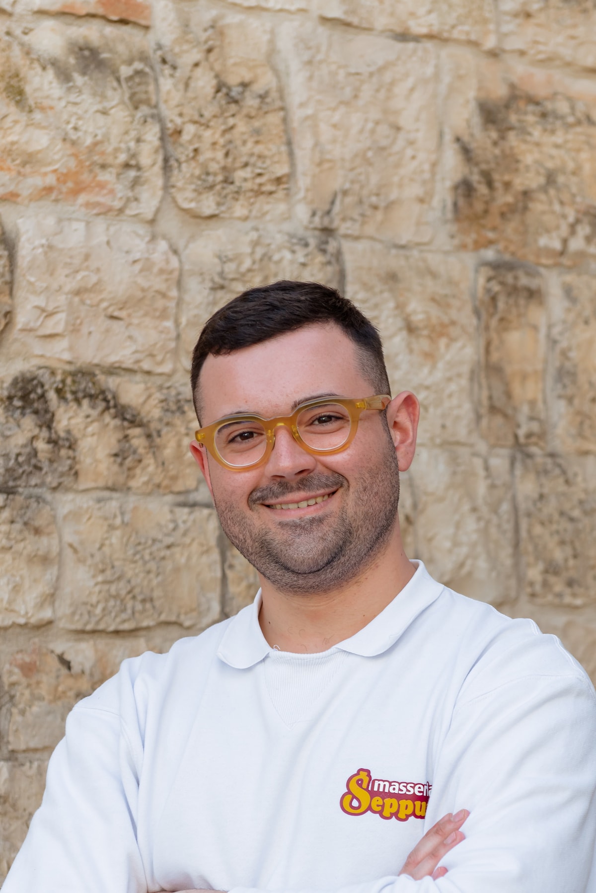 Make and taste burrata and mozzarella on a farm
