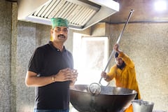 Pasea por el mercado de especias y alimentos de la Vieja Delhi