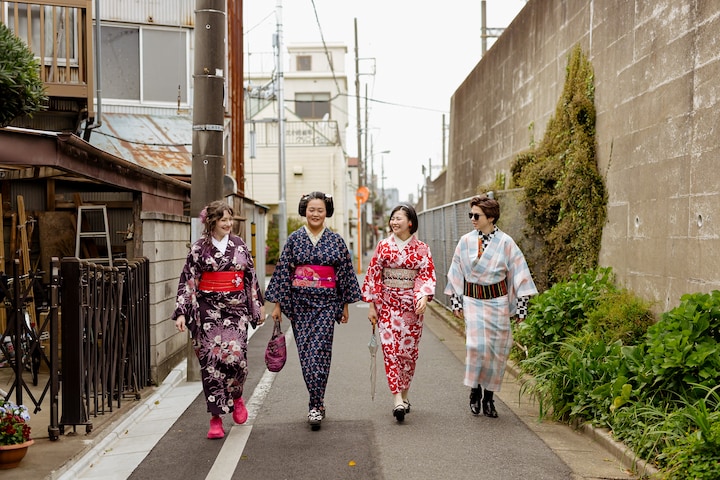 Wear modern kimono and feel the spirit of Wa 4.92 Wear modern kimono and feel the spirit of Wa 4.92
