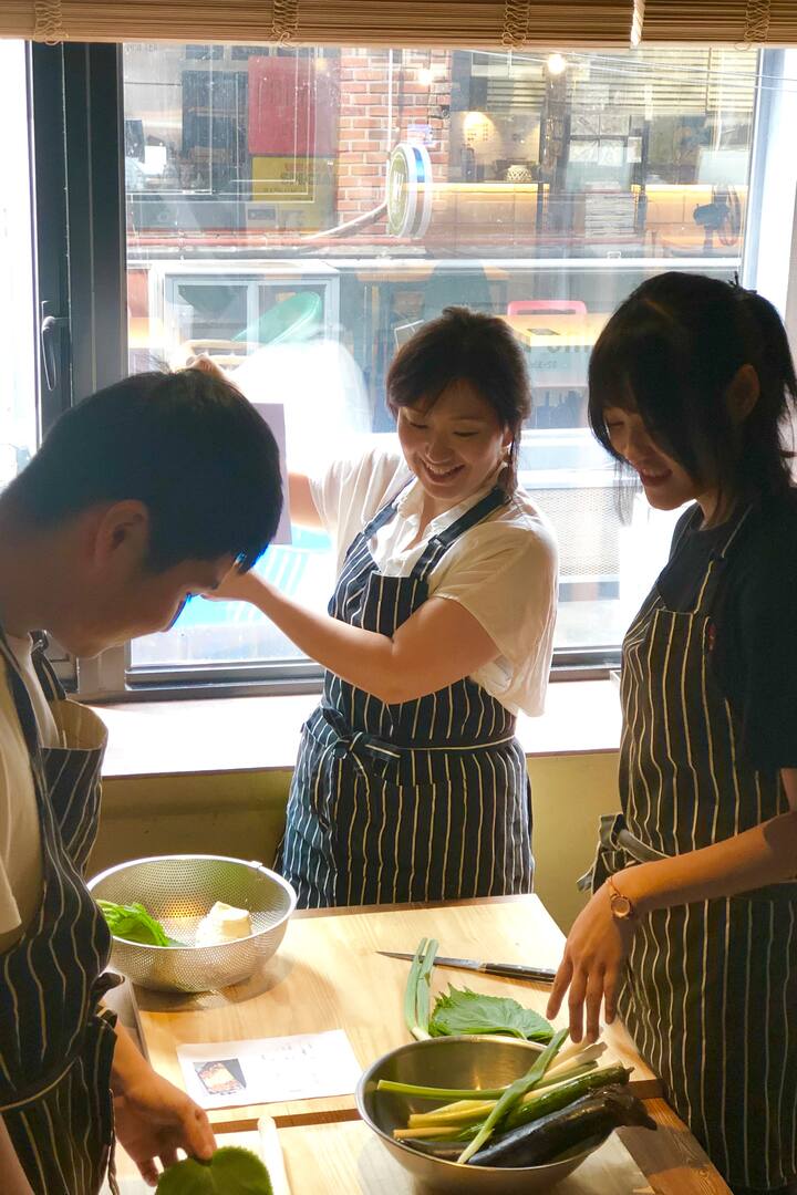 人気の韓国料理チーズタッカルビと万能キムチの素クッキングクラス Airbnb