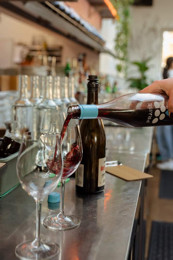 Разгледайте винарните в Торонто с професионалист