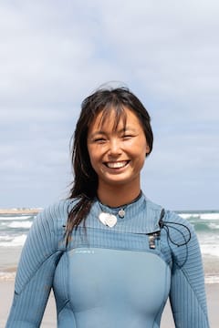 与资深教练一起在兰萨罗特冲浪