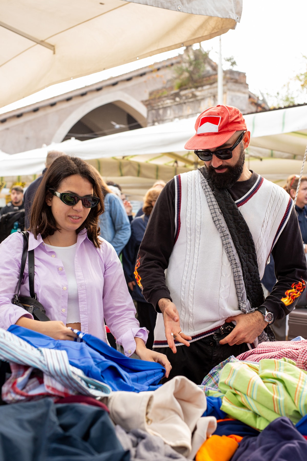 Suche nach Vintage-Schätzen auf Roms ältestem Flohmarkt