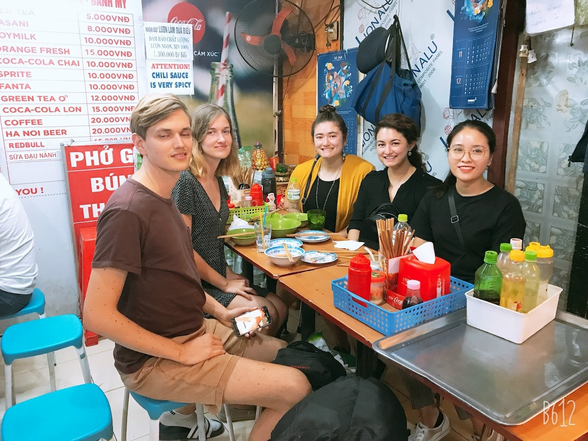 airbnb hanoi food tour