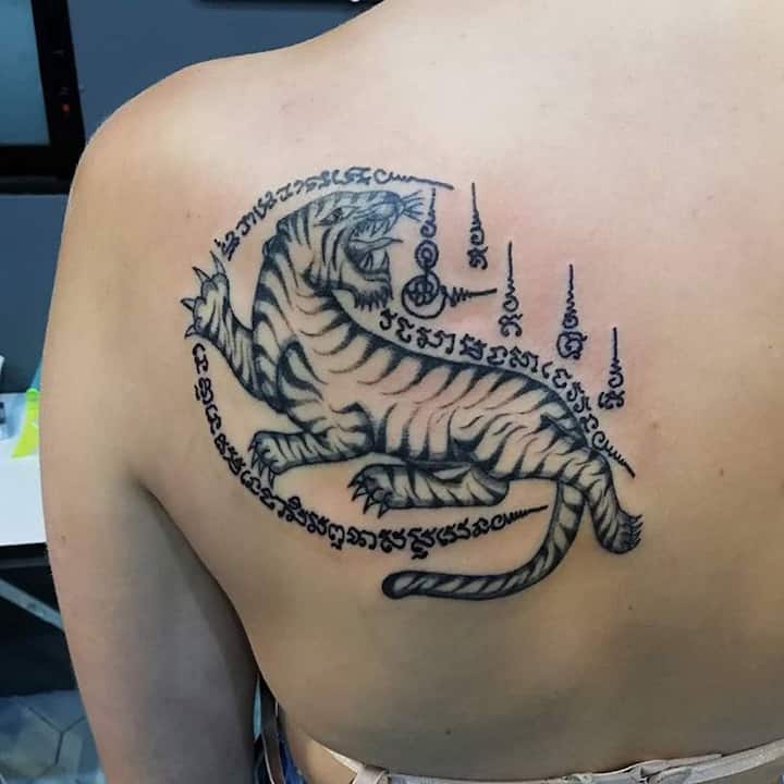 Lass Dir Ein Traditionelles Thai Tattoo Stechen Airbnb