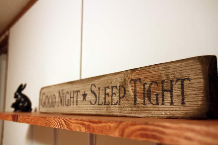 Втор декор на спалната соба