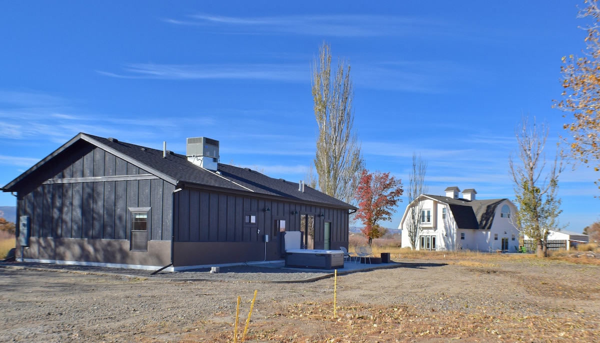 Bookcliff Retreat Barn House and Farmhouse