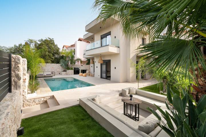 Villa NoVie – Your Luxury Mediterranean Escape gallery image 2