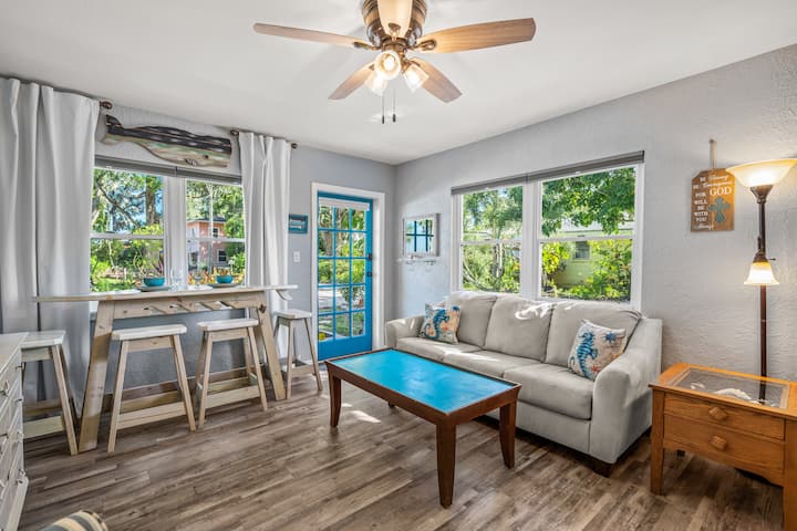 Tranquil Tide Villa - Waterview! 15 Min To Beach - Ellenton, FL